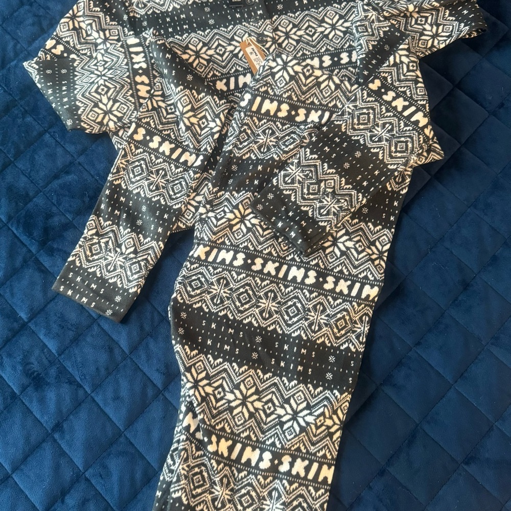 BRAND NEW WITH TAGS ~ SKIMS Plush Leggings & Henley Top ~ Loungewear ~ Size S